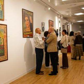 Ogíjares ha acogido en el Centro de Igualdad Social la exposición “Juanita Reina: centenario de una diva”, un homenaje a una de las grandes voces d...