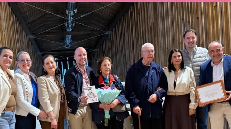 Ayer, para finalizar las actividades realizadas con motivo del día del libro, vivímos uno de los momentos más bonitos. El de presentar el sueño de ...