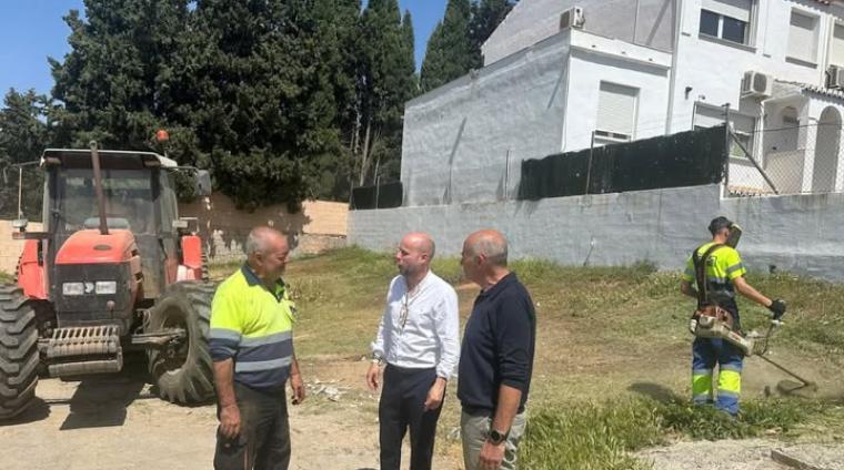 🌿🚧 Seguimos trabajando para mantener Ogíjares en las mejores condiciones  
  
Este año, las lluvias intensas han provocado un crecimiento muy ráp...