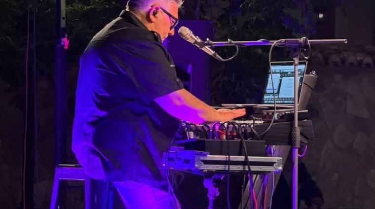 🎶 Música de Barrio vuelve a llenar de ambiente las noches de Loma Linda  
  
Una velada donde la mejor música volvió a poner ritmo a un sábado esp...